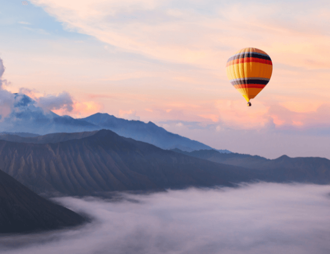 Ein Heißluftballon erfüllt Träume bei der Einwandbehandlung durch Verkaufspsychologie